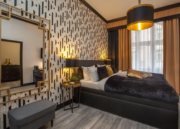 Golden Hotel