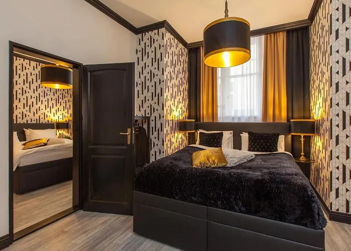 Golden Hotel