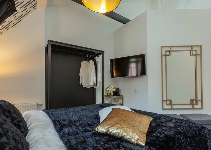 Golden Hotel