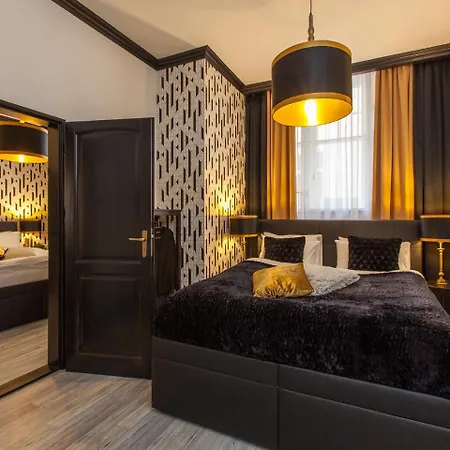 Golden Hotel