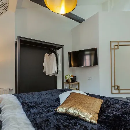 Golden Hotel