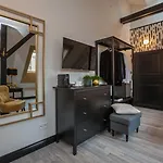 Golden Hotel