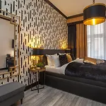Golden Hotel