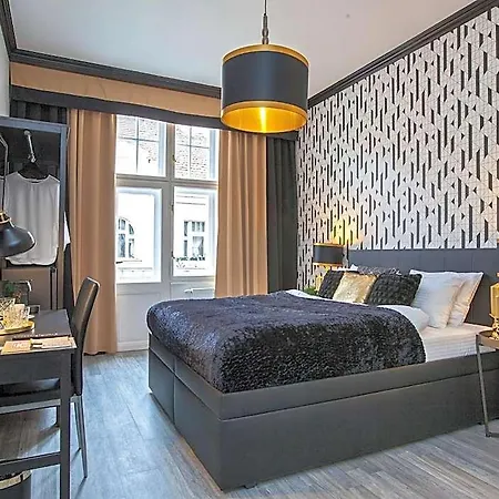 Golden Hotel