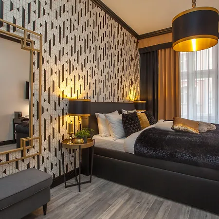 Golden Hotel